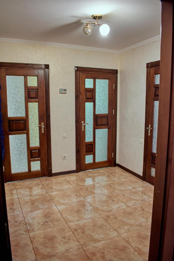 Vacation Home Lubov Kamianets-Podilskyi Ngoại thất bức ảnh