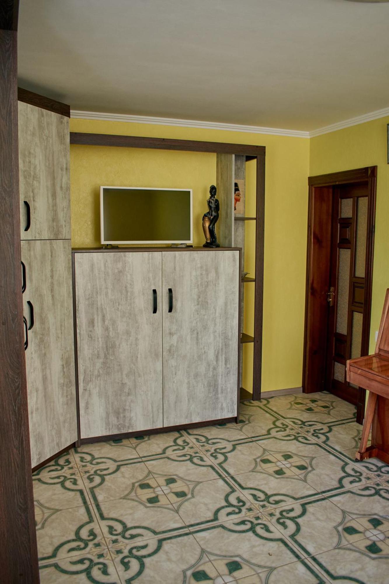 Vacation Home Lubov Kamianets-Podilskyi Ngoại thất bức ảnh