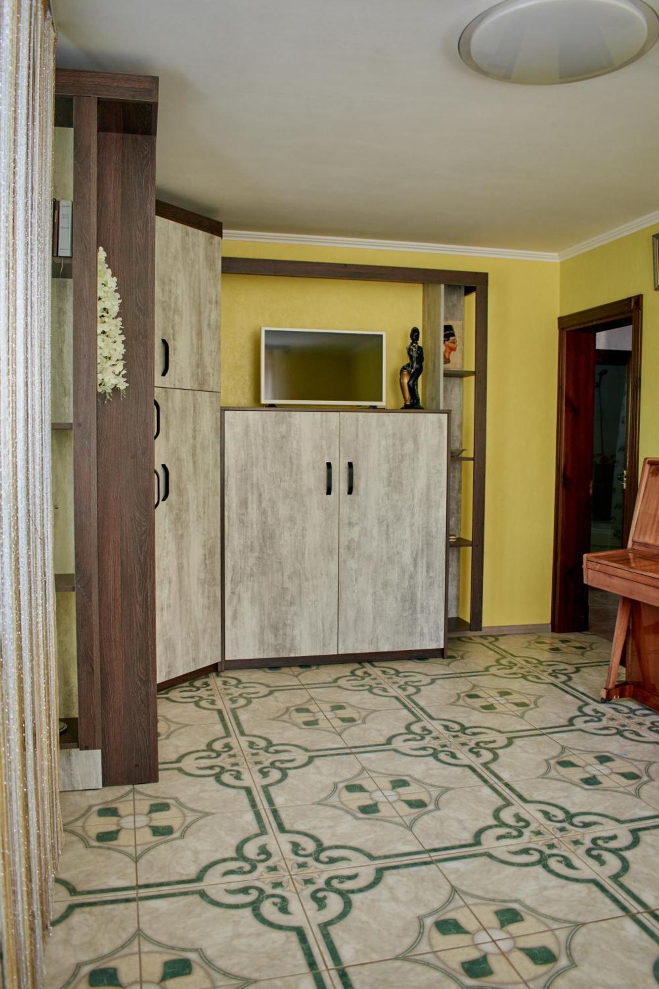 Vacation Home Lubov Kamianets-Podilskyi Ngoại thất bức ảnh
